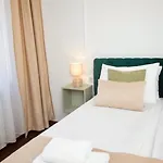 Mak - Free Parking - Balcony Apartment *