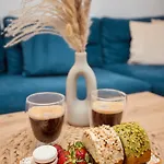 Mak - Free Parking - Balcony Apartment *