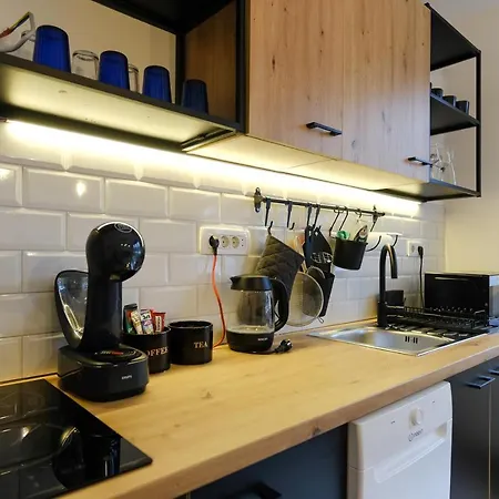 Mak - Free Parking - Balcony Apartment