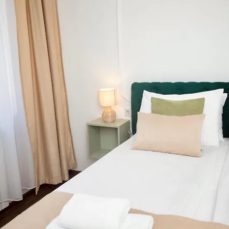 Mak - Free Parking - Balcony Apartment *