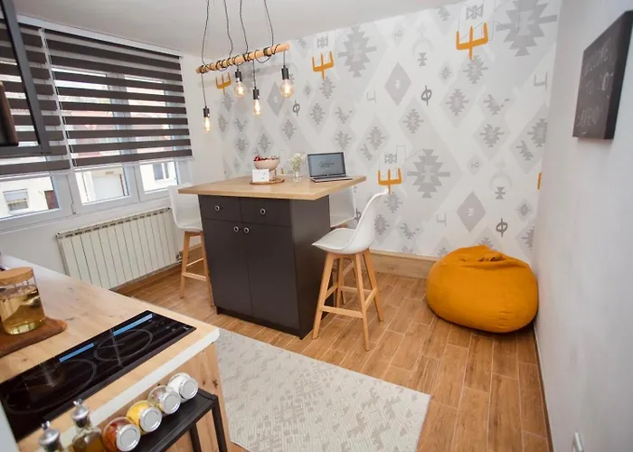 Mak - Free Parking - Balcony شقة *